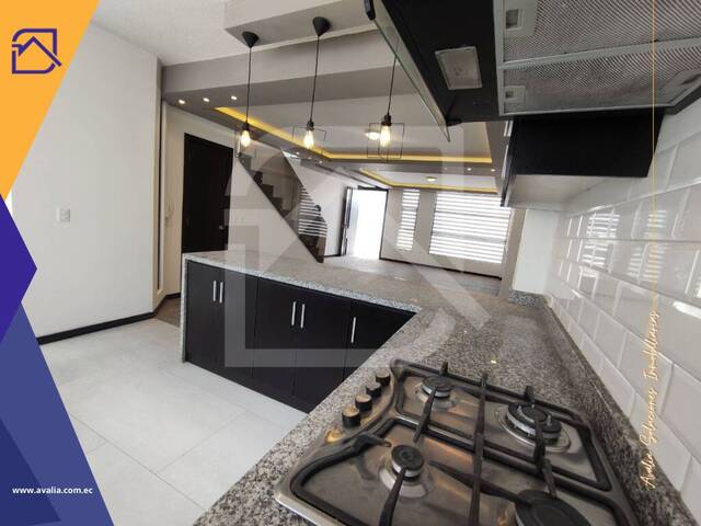 #AVLC300 - Casa para Venta en Riobamba - H - 2