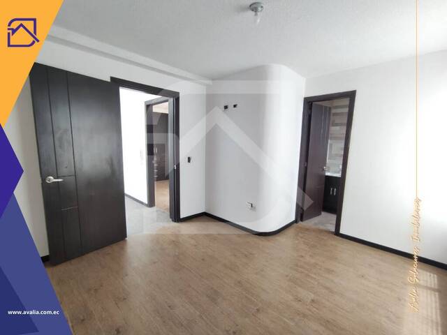 #AVLC300 - Casa para Venta en Riobamba - H - 3