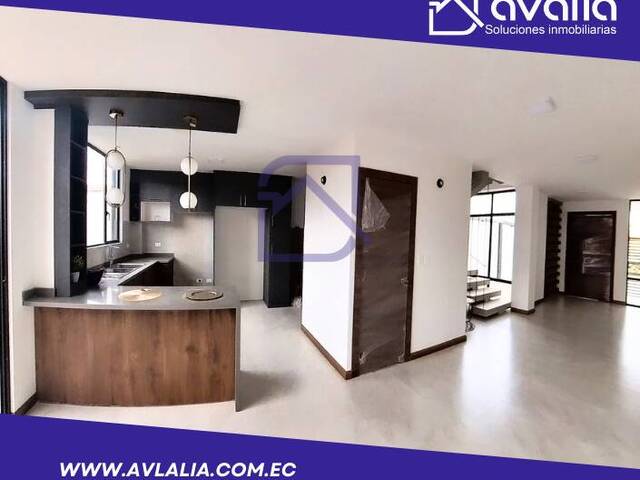 #AVLC400 - Casa para Venta en Guano - H