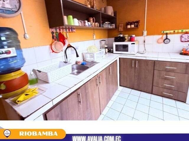 #AVLC425 - Casa para Venta en Riobamba - H - 3
